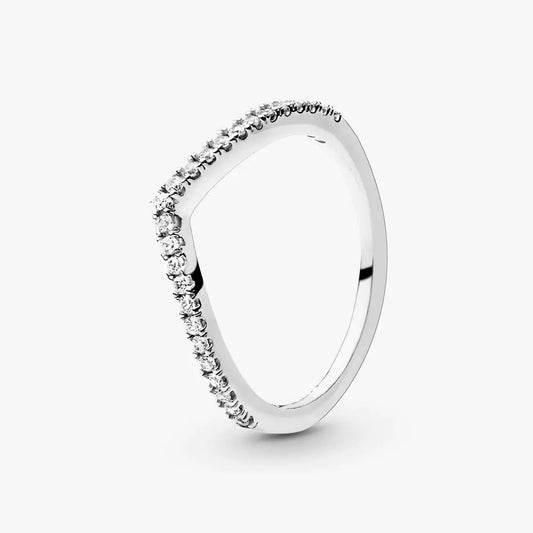 Elegant Ring with Shiny Zirconia