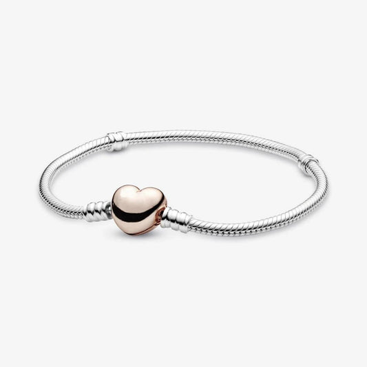 Bracelet with heart clasp in rose gold