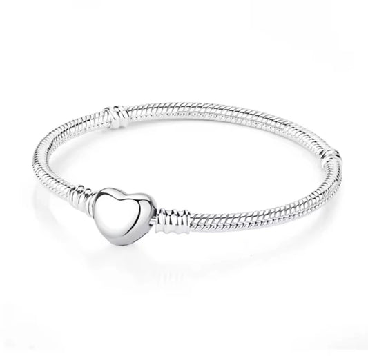 Silver Bracelet with Heart-Shaped Clasp